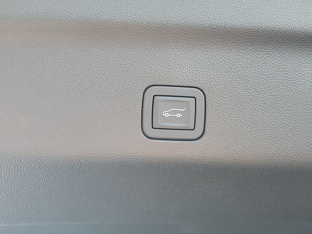 Used 2026 Chevrolet Tahoe Premier w/ Sun And Tow Package RWD image 10