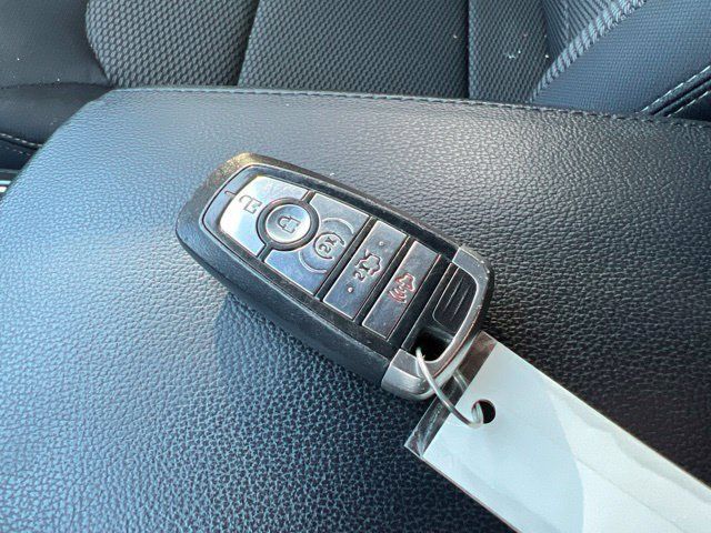 Used 2018 Ford Explorer XLT w/ Equipment Group 201A AWD/4WD image 14