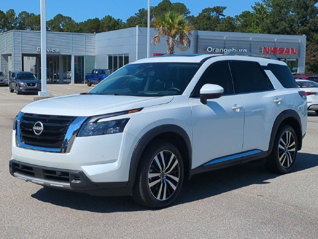 Used 2025 Nissan Pathfinder Platinum AWD/4WD image 7