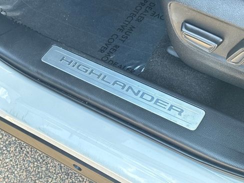 Used 2023 Toyota Highlander Limited image 51