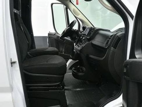 Used 2025 RAM ProMaster 2500 w/ Convenience Group image 10