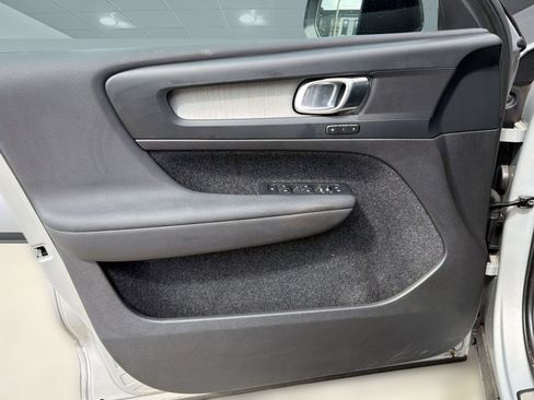 Certified 2023 Volvo XC40 B4 Plus w/ Protection Package Premier FWD image 20
