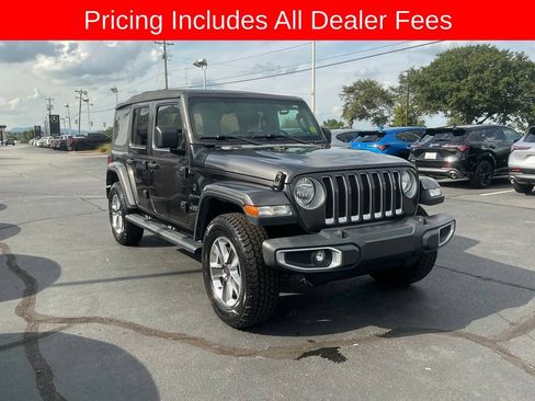 Used 2018 Jeep Wrangler Unlimited Sahara AWD/4WD image 6