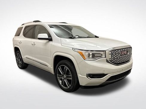 Used 2019 GMC Acadia Denali w/ Technology Package AWD/4WD image 3