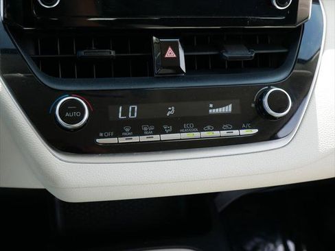Certified 2020 Toyota Corolla LE FWD image 20