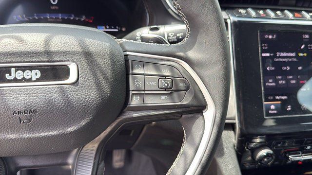 Used 2023 Jeep Grand Cherokee Altitude AWD/4WD image 17