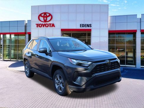 Used 2025 Toyota RAV4 XLE FWD image 1