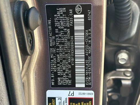 Used 2017 Toyota Camry XLE w/ Moonroof Package FWD image 24