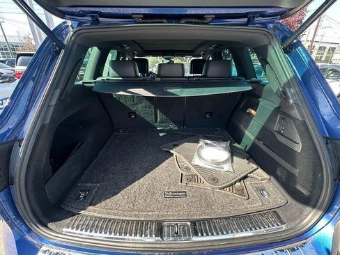 Used 2017 Volkswagen Touareg V6 image 10