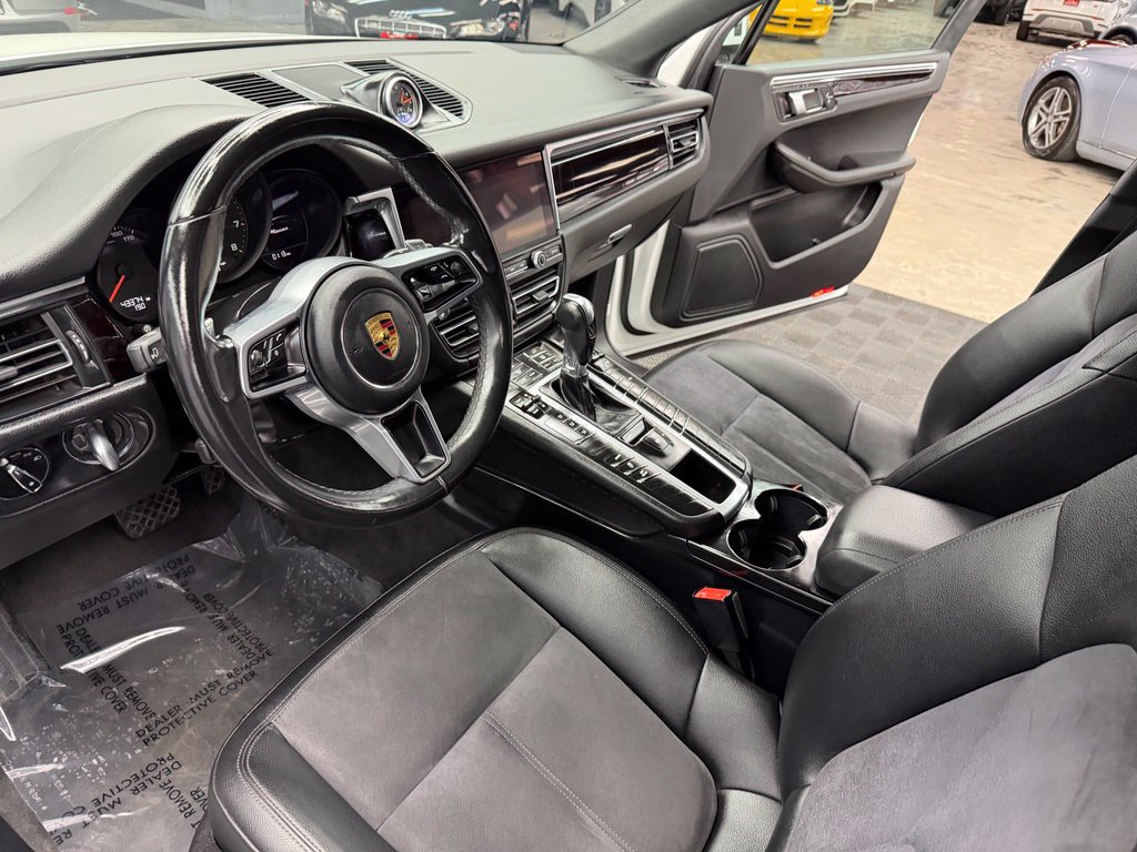 Used 2021 Porsche Macan AWD/4WD image 31