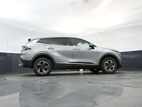 Used 2023 Kia Sportage LX AWD/4WD image 24