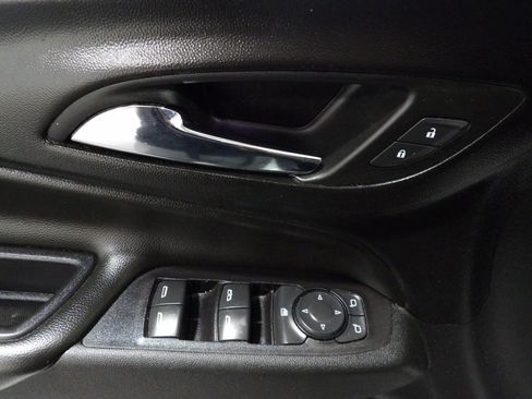 Used 2019 Chevrolet Equinox LT FWD image 9