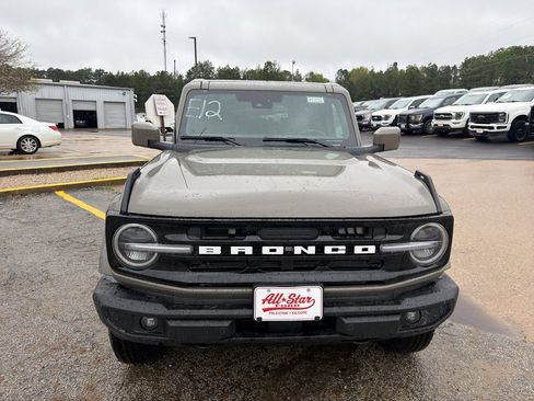 New 2026 Ford Bronco Outer Banks image 2