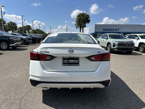 Used 2023 Nissan Altima 2.5 SV image 15