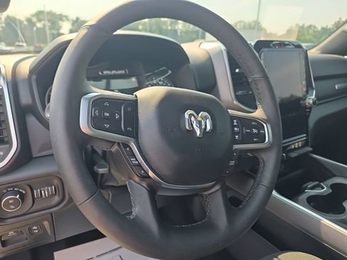 Used 2025 RAM 1500 Big Horn AWD/4WD image 9