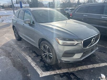 Used 2019 Volvo XC60 T5 Momentum w/ Premium Package