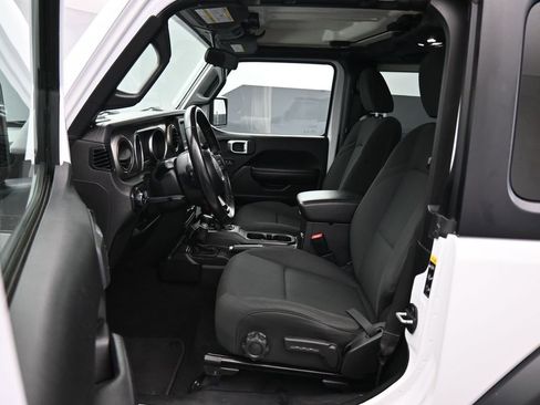 Used 2020 Jeep Wrangler Sport image 11
