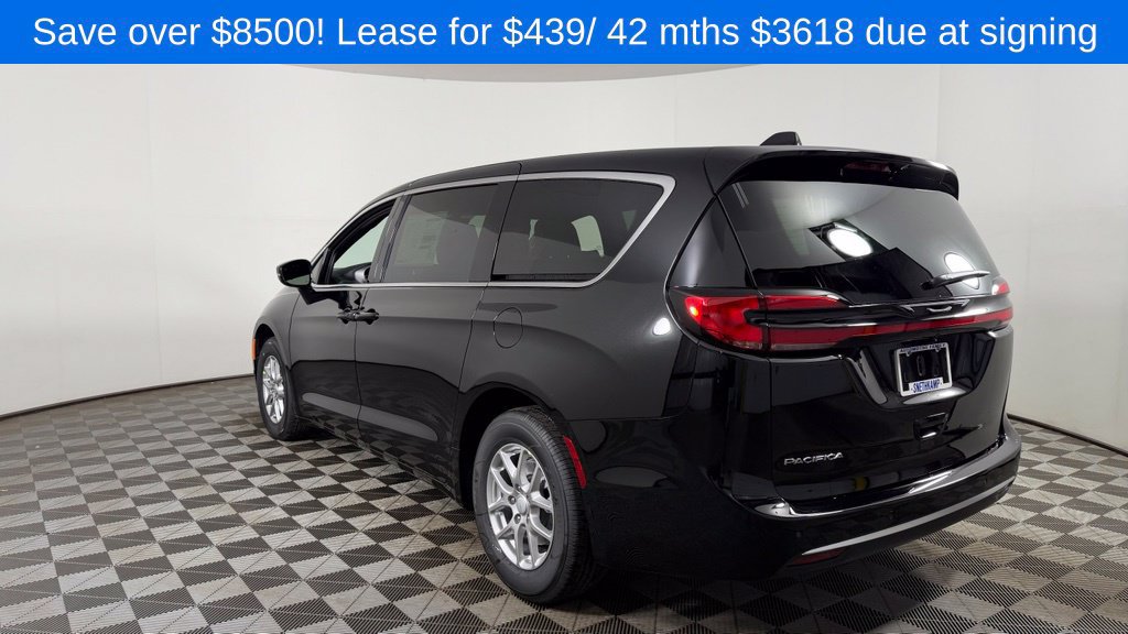 New 2027 Chrysler Pacifica Select FWD image 6