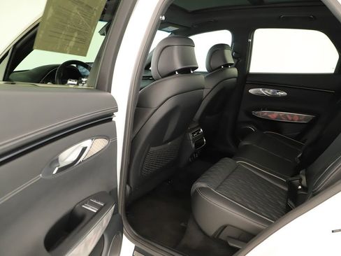 Used 2025 Genesis GV70 3.5T Sport w/ Sport Advanced Package image 27