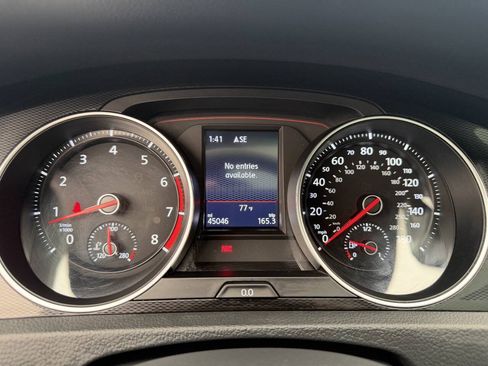 Used 2017 Volkswagen GTI SE FWD image 15