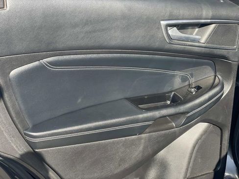 Certified 2017 Ford Edge Titanium w/ Technology Package image 24