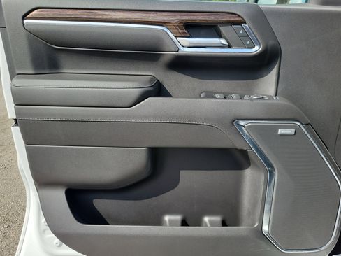 Used 2022 GMC Sierra 1500 Elevation w/ Elevation Premium Package image 18