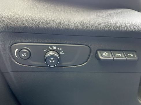 Used 2022 Buick Envision Avenir w/ Technology Package II image 18