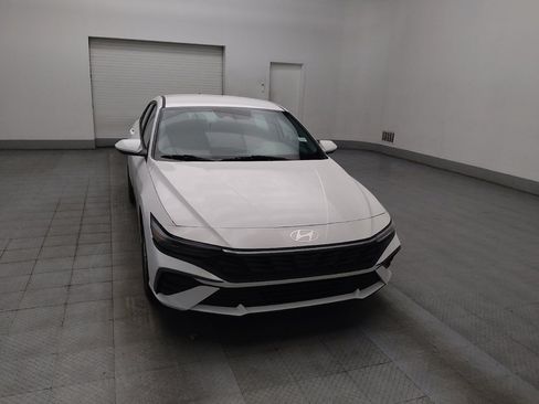Used 2024 Hyundai Elantra SEL FWD image 14