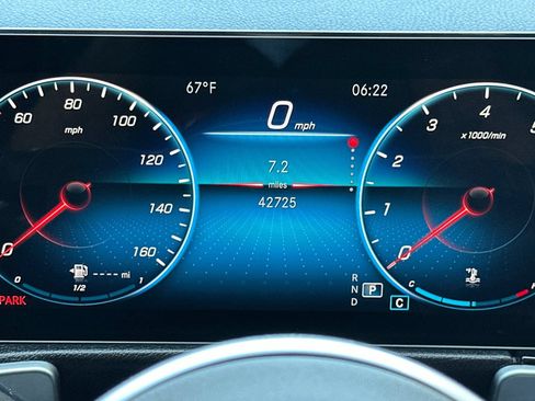 Used 2022 Mercedes-Benz GLB 250 4MATIC image 26