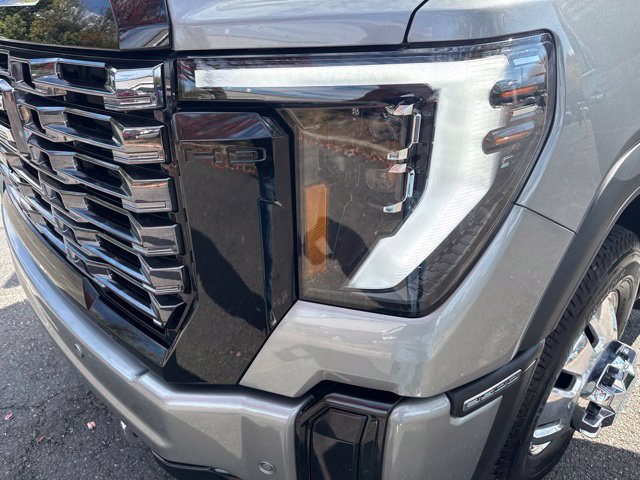Used 2026 GMC Sierra 3500 Denali Ultimate AWD/4WD image 36