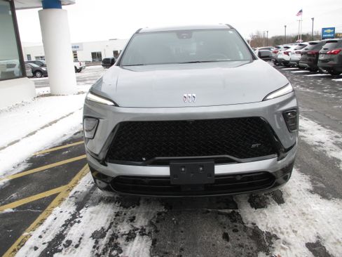 Used 2025 Buick Enclave Sport Touring image 9