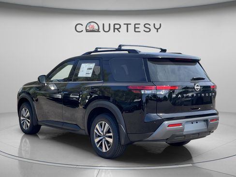New 2026 Nissan Pathfinder SL FWD image 4