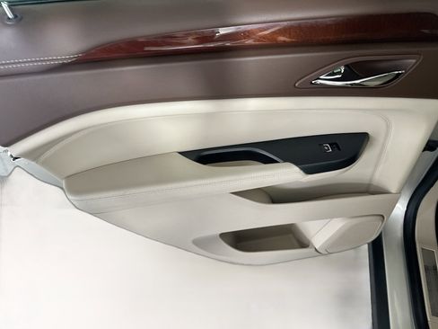 Used 2015 Cadillac SRX Luxury w/ Driver Awareness Package image 25