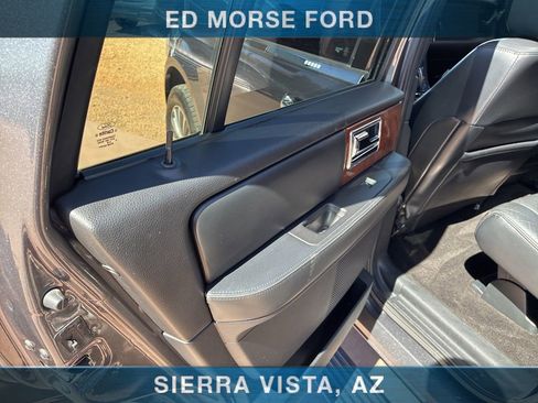 Used 2015 Lincoln Navigator 2WD image 20
