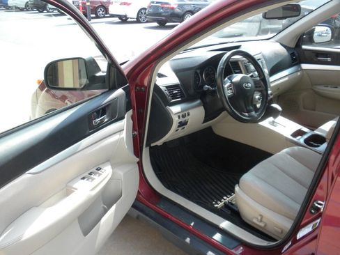 Used 2013 Subaru Outback 2.5i Premium image 11