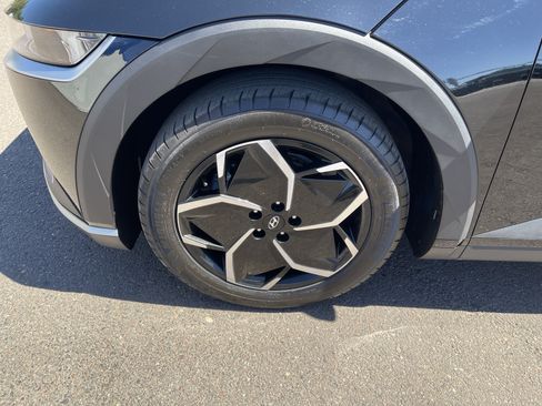 Certified 2024 Hyundai Ioniq 5 SEL AWD/4WD image 9