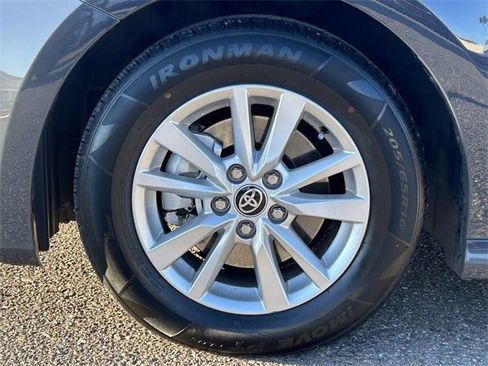 Used 2025 Toyota Camry LE image 10