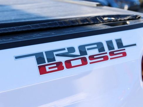 Used 2019 Chevrolet Silverado 1500 LT Trail Boss image 8