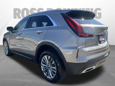 Used 2025 Cadillac XT4 Premium Luxury FWD image 6
