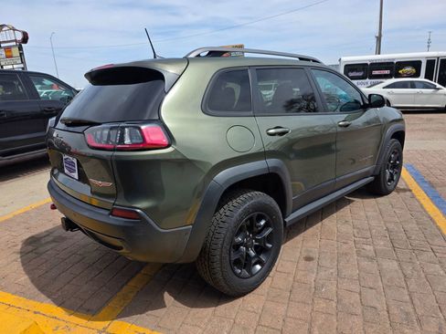 Used 2020 Jeep Cherokee Trailhawk AWD/4WD image 5