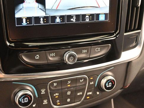Used 2023 Chevrolet Traverse RS FWD image 21