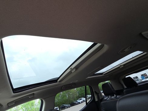 Used 2019 GMC Acadia Denali w/ Technology Package FWD image 26