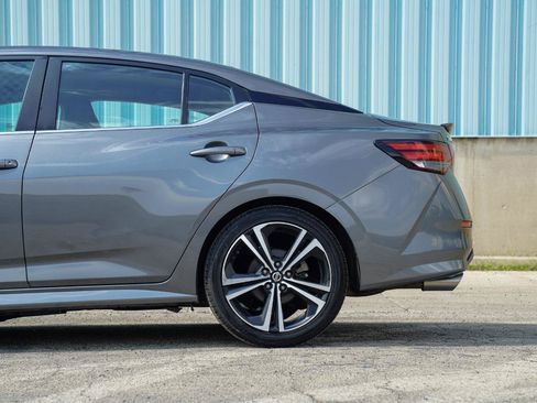 Used 2021 Nissan Sentra SR FWD image 12