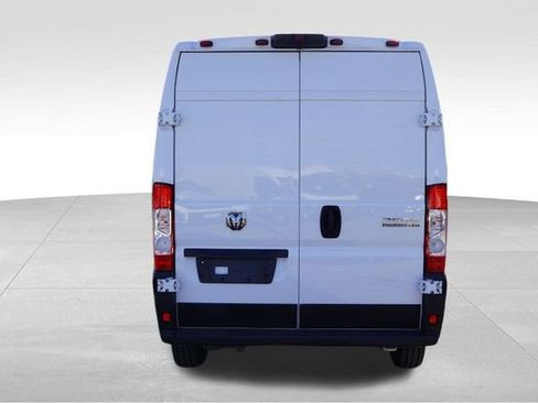 Used 2025 RAM ProMaster 2500 w/ Convenience Group image 6