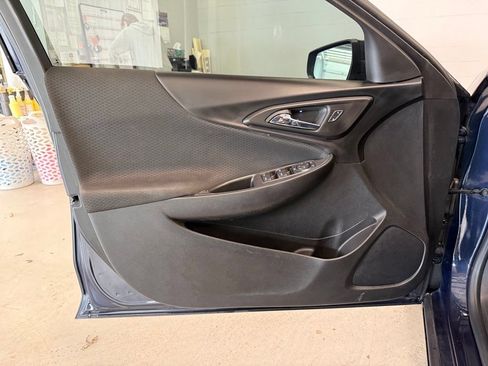 Used 2016 Chevrolet Malibu LT FWD image 14