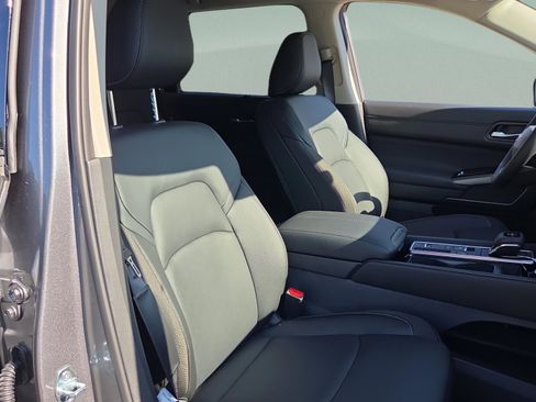 New 2026 Nissan Pathfinder SL w/ SL Premium Package FWD image 19
