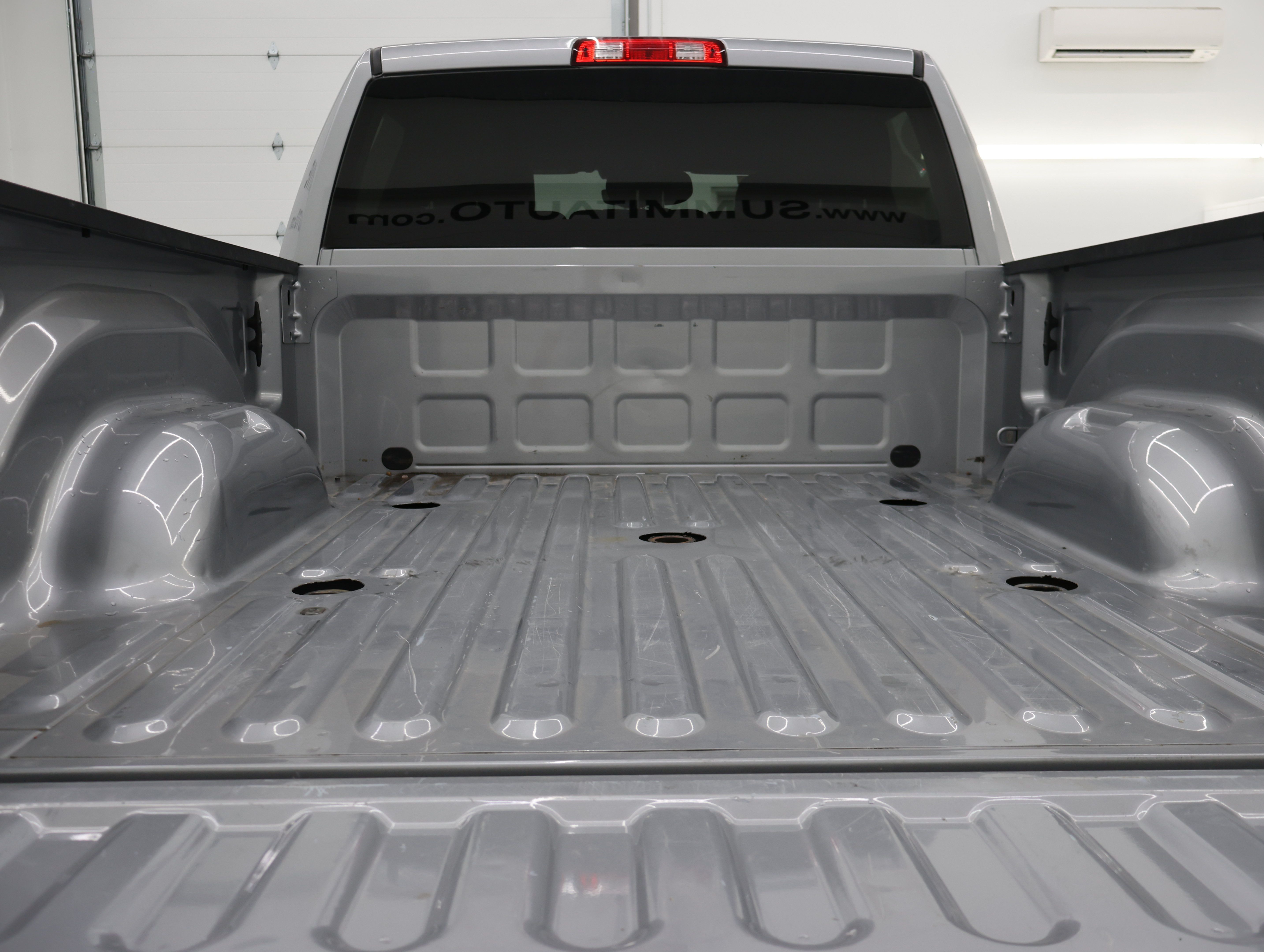 Used 2022 RAM 2500 Big Horn w/ Night Edition AWD/4WD image 28