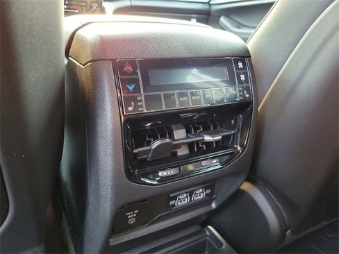 New 2025 Jeep Grand Cherokee L Limited w/ Black Appearance Package image 11