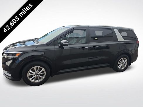 Used 2022 Kia Carnival LX FWD image 2