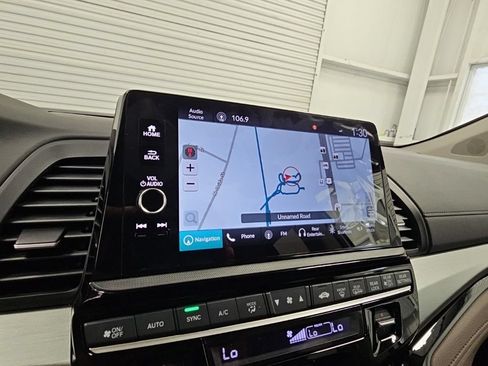 New 2026 Honda Odyssey Touring image 14